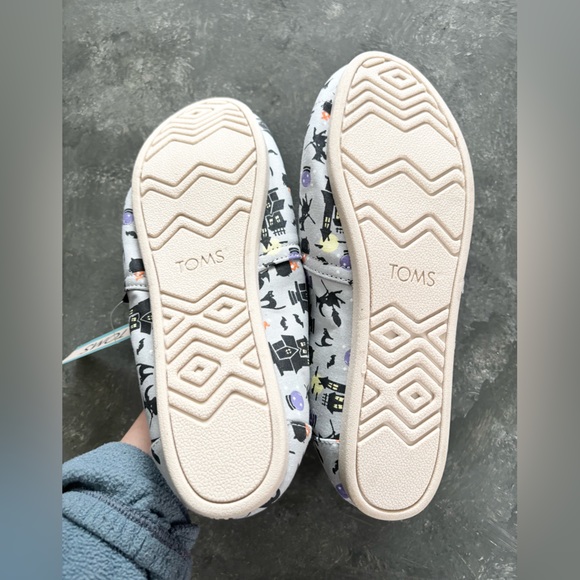 TOMS Women's Alpargata Glow-In-The-Dark Witches and Cats slip-on shoes 9.5 new - Picture 3 of 3